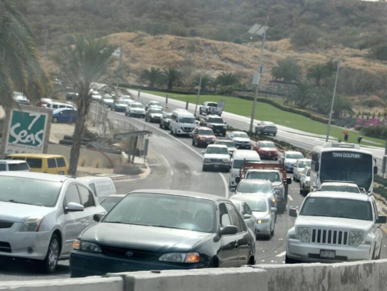 Protestas provocan caos vial en Los Cabos